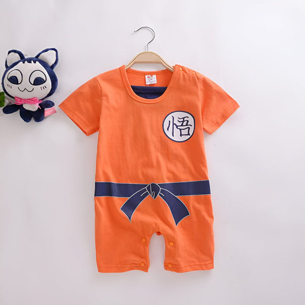 Une grenouillère orange avec le symbole "Goku" et une ceinture bleue.,GR-7171608786,GR-1168178649,GR-5392673953,GR-9178063523,GR-3933005612,GR-9569868449,GR-5166007050,GR-6557248405,GR-9720434694,GR-8916103274