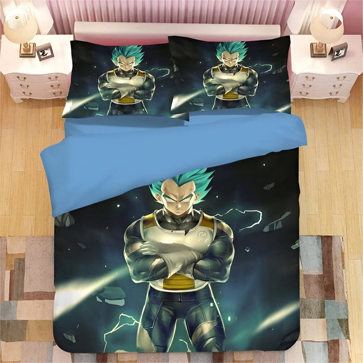 Une image de Vegeta, un personnage de Dragon Ball Z, debout dans une pose héroïque. Il porte une combinaison bleue et jaune et a les cheveux bleus. L'arrière-plan est bleu foncé avec des éclairs jaunes.,HO-949057337X,HO-4599370436,HO-8542882474,HO-1440213542