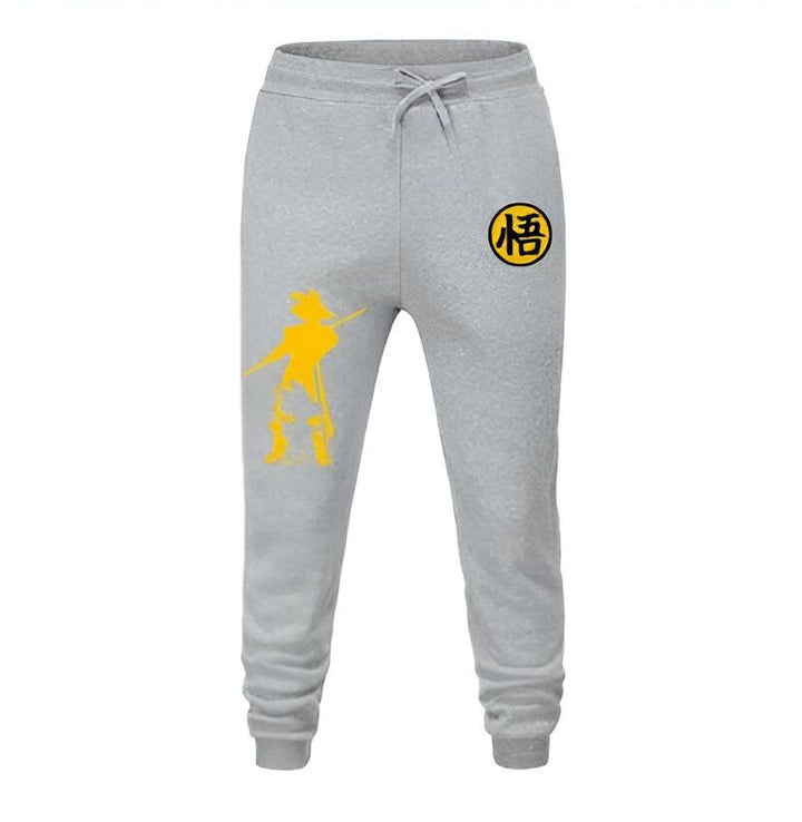 Un pantalon de survêtement gris avec un logo jaune de Goku, un personnage de la série animée Dragon Ball Z.,JO-1763944948,JO-3660924792,JO-0739090283,JO-2566195110,JO-1453947116,JO-2601722363,JO-9673215995,JO-0494590149,JO-1642914592,JO-1963518780,JO-4663223672,JO-9058034984,JO-0837247012,JO-6719453831,JO-1928142494,JO-2773639499,JO-4335013477,JO-6704395113,JO-8282449288,JO-9726853672