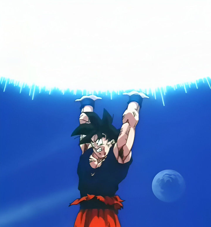 Une image de Son Goku, un personnage de la série animée Dragon Ball Z, en train de charger une attaque énergétique. Il est en position de combat, les bras tendus vers le ciel, et l'énergie est concentrée dans ses mains. L'arrière-plan est bleu et il y a une lune en haut à droite.,LA-188714949X
