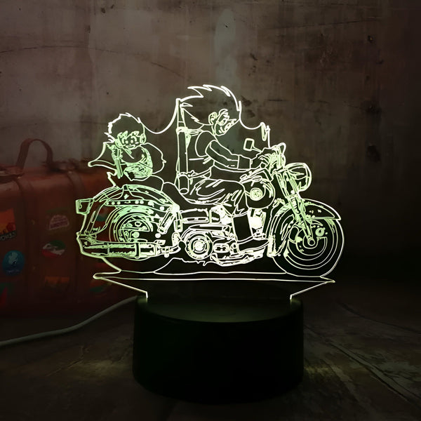 Une image d'une moto verte avec deux personnages dessus. Le fond est noir et la moto est éclairée d'une lumière verte.,LA-9896308578