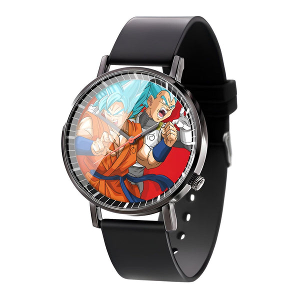 Une montre Dragon Ball Z avec un bracelet en cuir noir. Le cadran de la montre est rond et noir avec une image de Goku et Vegeta en train de se battre.,MO-9427249463