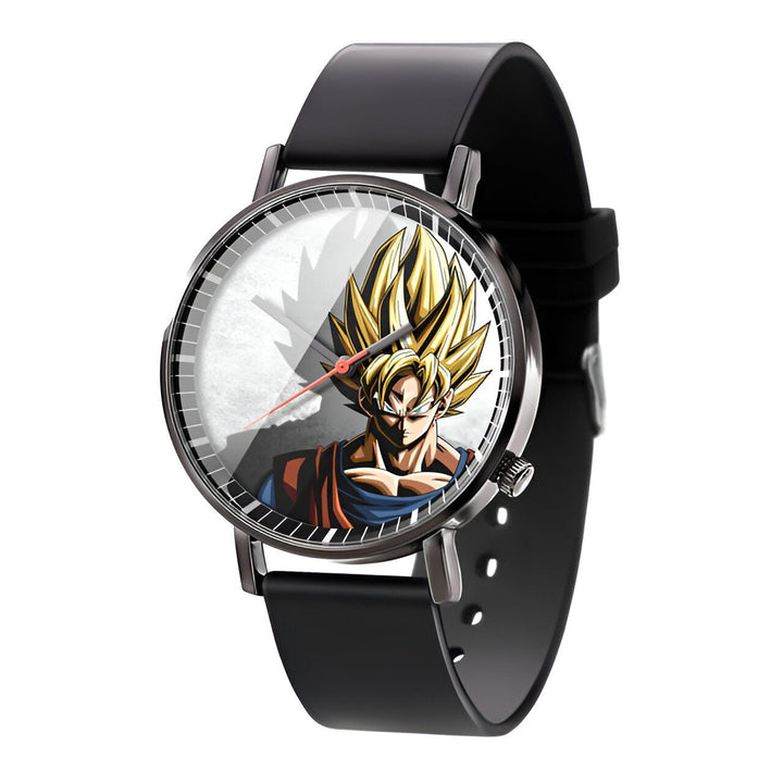 Une montre-bracelet noire avec un cadran rond. Le cadran présente une image du personnage de Son Goku de la série animée Dragon Ball Z. Son Goku est représenté avec ses cheveux blonds hérissés et sa combinaison orange et bleue.,MO-8032165800