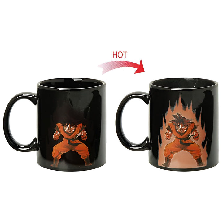 Une tasse noire qui change de couleur lorsqu'on y verse un liquide chaud. L'image sur la tasse est celle de Son Goku, un personnage de la série animée Dragon Ball Z.,MU-3720288005