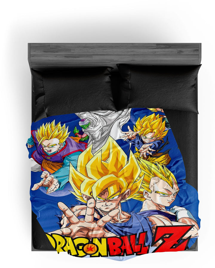 L'image représente une couette Dragon Ball Z. Sur la couette, on peut voir les personnages de Goku, Vegeta, Gohan et Piccolo.,PL-9115345408,PL-7556061183