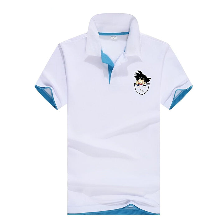 Polo blanc avec un petit personnage de Son Goku dans la poche