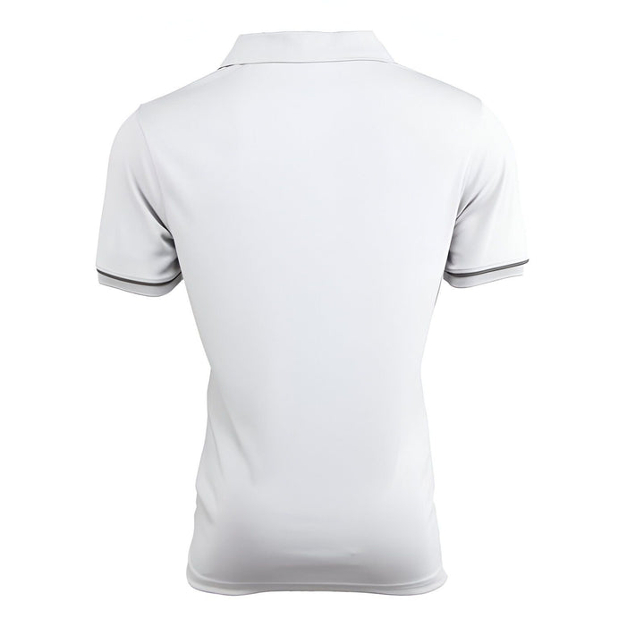 Une image d'un polo blanc pour homme avec des détails gris sur le col et les manches.,PO-7809058452,PO-4264298857,PO-576410758X,PO-0063242672,PO-9371498056,PO-3848263939,PO-4998604805,PO-1510561668,PO-7416125464,PO-3632486476,PO-4232973451,PO-1630188115,PO-6024203403,PO-5619304426,PO-5870704243,PO-1239395841
