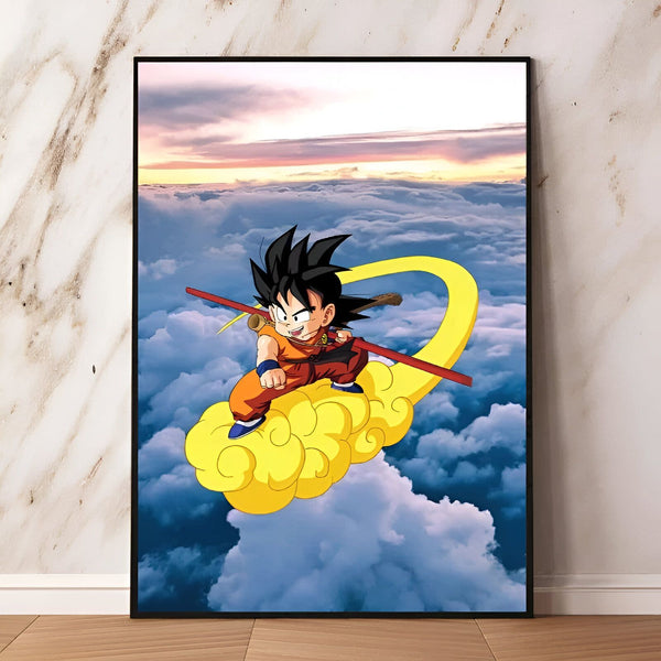 Une image de Son Goku, un personnage de Dragon Ball Z, volant sur un nuage magique. Il tient un bâton dans sa main droite et porte une combinaison orange et bleue. Le fond est un ciel bleu avec des nuages blancs.,PO-6297032645