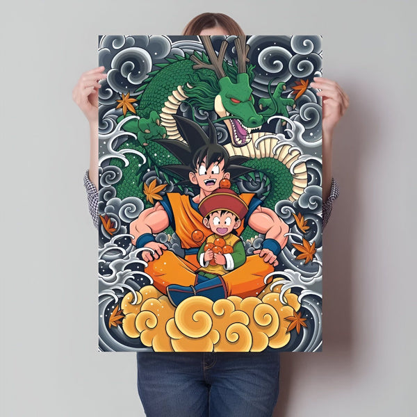 Une image de Son Goku et de son fils Gohan dans un style manga. Goku est assis sur un nuage et Gohan est assis sur ses genoux. Ils sont tous les deux souriants. Derrière eux, il y a un dragon vert.,PO-6470369170
