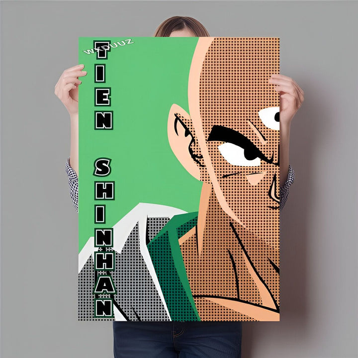Une image de Ten Shin Han, un personnage de Dragon Ball Z. Il est chauve et a trois yeux. Il porte une veste verte et blanche. Il est sur un fond vert avec son nom écrit en noir.,PO-267298851X,PO-5668050696