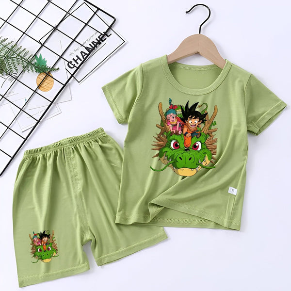 Une image d'un ensemble de vêtements pour enfant. L'ensemble est composé d'un t-shirt et d'un short. Le t-shirt est vert avec une image de Son Goku, Bulma et Tortue Géniale. Le short est vert uni.,PY-7192426105,PY-609916037X,PY-2151734196,PY-3244962866,PY-0917447417,PY-8234189611,PY-3904588125