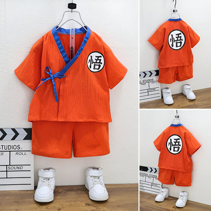 Une image d'un ensemble de vêtements pour enfant de couleur orange avec un motif de Goku, un personnage de Dragon Ball Z. L'ensemble comprend un haut à manches courtes et un pantalon court.,PY-3742384724,PY-5995648527,PY-9866874117,PY-7803844383,PY-8932296383,PY-625296252X,PY-5247440900