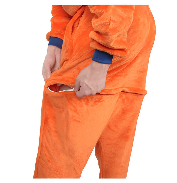 Une personne porte un pantalon orange en polaire avec une fermeture éclair sur le côté.,PY-7747845219,PY-6770541009,PY-2126670708,PY-3650914719