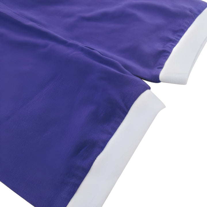 Le bas de jogging est violet avec des bandes blanches au niveau des chevilles.,PY-9243760491,PY-6733673142,PY-2043356461,PY-1472505239,PY-157408044X