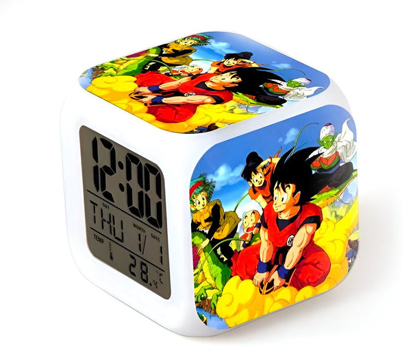 Une horloge numérique blanche avec une image de Son Goku et de ses amis.,RS-1916603556