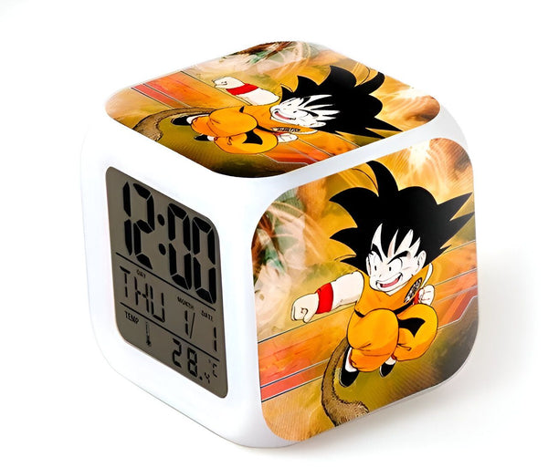 Une horloge numérique blanche avec une image de Son Goku, un personnage de Dragon Ball Z.,RS-0406368902