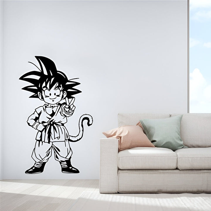 L'image représente un personnage de dessin animé, Son Goku, de la série Dragon Ball Z. Il est debout, souriant, et fait un signe de la main. Il est vêtu d'un kimono et d'une ceinture.,ST-4530827496,ST-3695989378