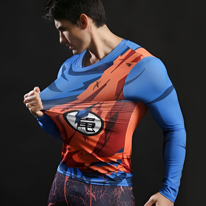 Une image d'un homme portant un t-shirt moulant orange et bleu avec un motif de Goku, un personnage de la série animée Dragon Ball Z.,T--2803507714,T--8398411740,T--2374915433,T--9826441317,T--0349148333,T--9907399337