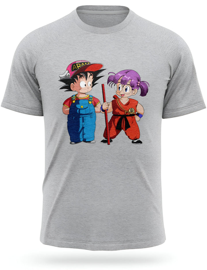 L'image représente un t-shirt gris avec un dessin de Son Goku et Bulma, deux personnages du manga Dragon Ball. Son Goku est un jeune garçon avec des cheveux noirs hérissés et Bulma est une jeune fille avec des cheveux violets et une combinaison orange.,T--4316917838,T--7065184064,T--3282653751,T--9478038990,T--5819319680,T--9594849843,T--227722832X,T--0895948591,T--3252672812,T--213628245X,T--1057094137,T--2646784384,T--1391521145,T--5911273543,T--5021530240,T--3781486478,T--1473680670,T--924182896X