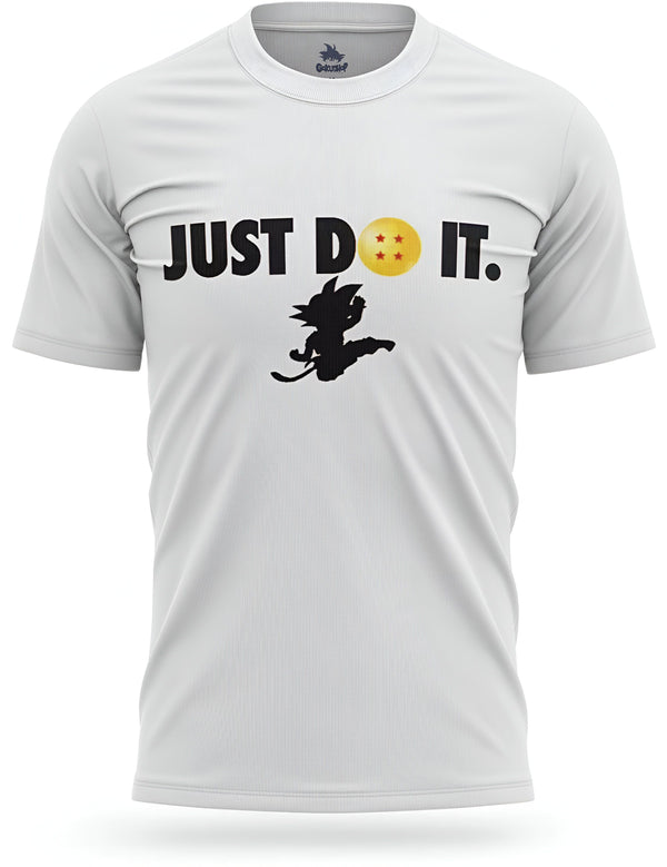 Le t-shirt blanc affiche le logo Nike "Just Do It" avec une image de Son Goku, un personnage de la série animée japonaise Dragon Ball Z.,T--1794567844,T--3264487012,T--7328079487,T--711947698X,T--3266053095,T--9532831126