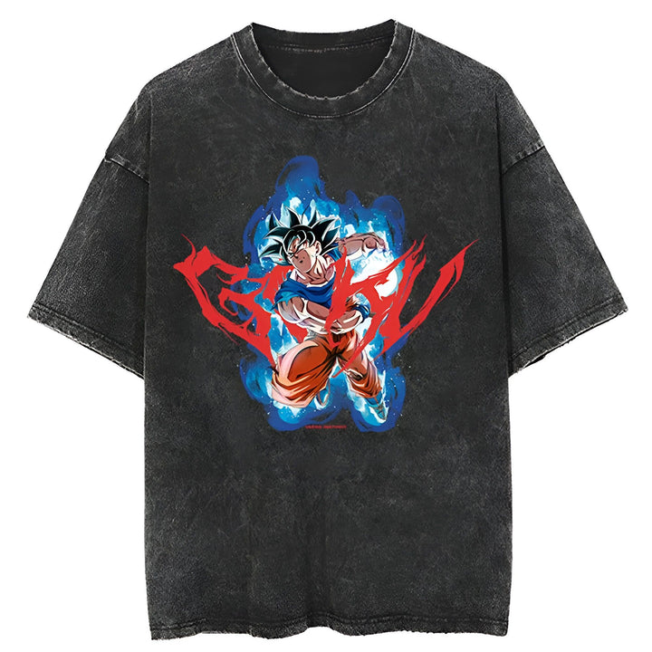 Le t-shirt représente Son Goku, un personnage de la série animée Dragon Ball Z. Il est en train de se battre et est entouré d'une aura bleue et rouge. Le t-shirt est noir et le personnage est en couleur.,T--6969370747,T--7887452791,T--7798841067,T--831387788X,T--5791599471,T--2670685803