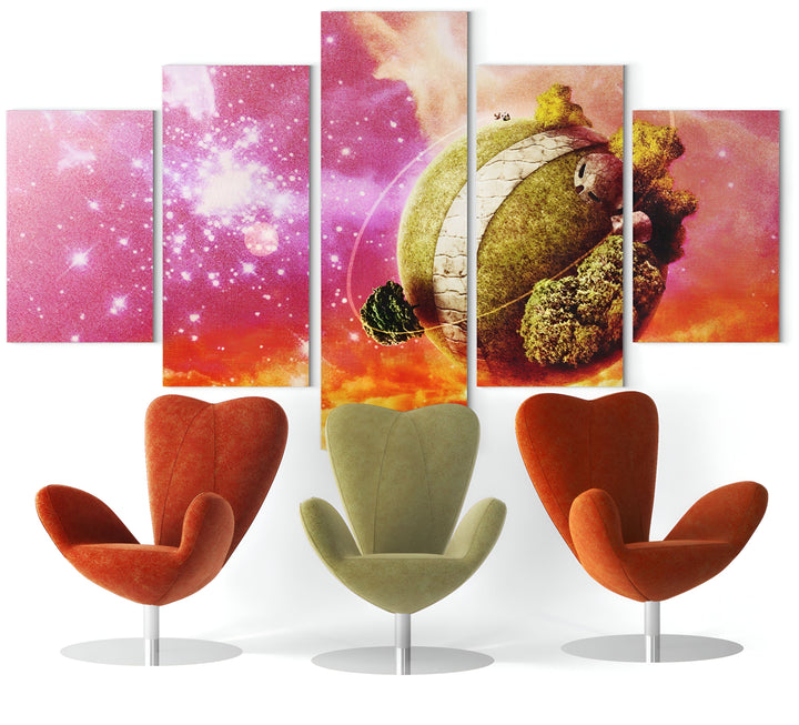 Une image de la planète Namek de la série Dragon Ball Z. La planète est verte et a des arbres et des montagnes. Elle est entourée d'un ciel étoilé rose et orange. Il y a trois chaises orange et verte devant l'image.,TA-7724828822,TA-5959362899,TA-1876064358,TA-4503602004,TA-1311192093,TA-0324250673,TA-8206326340,TA-4223391550
