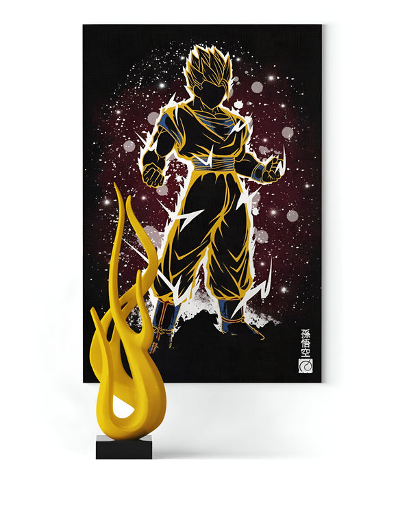 Une image d'un personnage de Dragon Ball Z, Son Goku, en train de se battre. Il est entouré d'énergie jaune et bleue. A côté de l'image, se trouve une sculpture en résine jaune représentant une flamme.,TA-2698777710,TA-1501496581,TA-0502482109,TA-7732790278