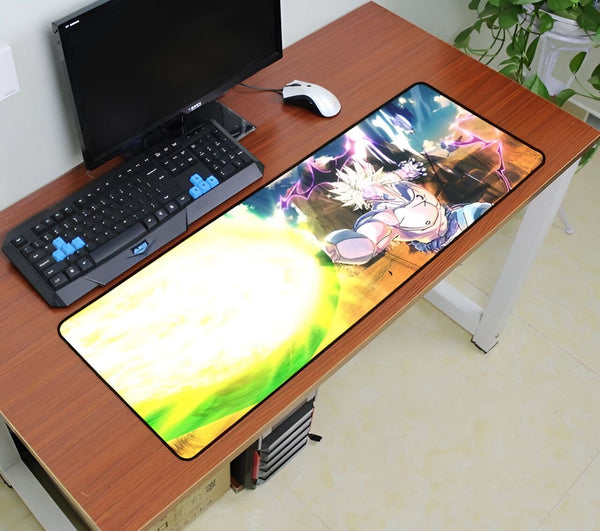 Un tapis de souris avec un personnage de Dragon Ball Z, Broly, en train de se battre.,TA-3333024489