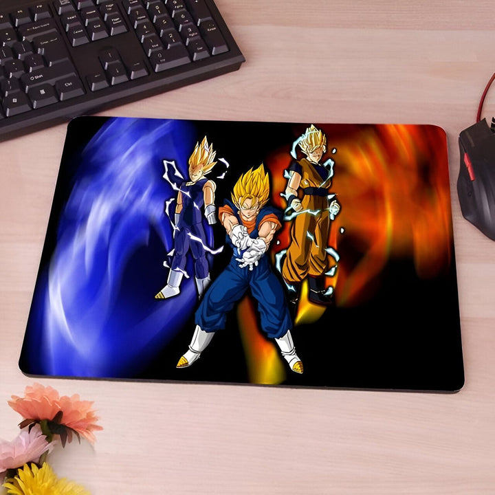 Une image de Son Goku, Vegeta et Gohan, trois personnages de la série animée Dragon Ball Z. Son Goku est un Saiyan, une race extraterrestre guerrière, et le protagoniste de la série. Vegeta est un prince Saiyan et le rival de Son Goku. Gohan est le fils de Son Goku et de Chichi, une humaine.,TA-0512997462,TA-5136502649