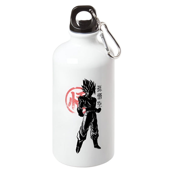 Une bouteille d'eau en métal blanc avec un dessin de Son Goku, un personnage de la série animée Dragon Ball Z. Il est représenté de profil, avec les cheveux hérissés et les muscles saillants. Il porte une combinaison orange et bleue, et il est entouré d'un cercle rouge avec des écritures japonaises.,TH-3369473321