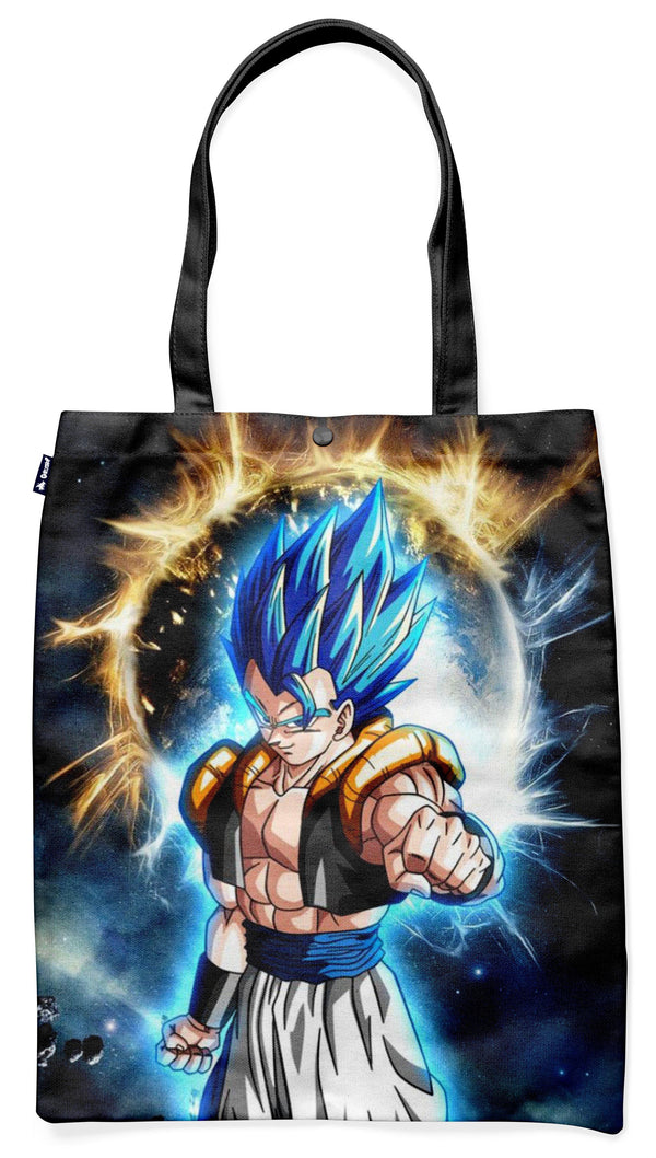 Le tote bag représente le personnage de Gogeta, issu du manga Dragon Ball Z. Il est vêtu d'une combinaison bleue et orange et est en position de combat. En arrière-plan, on peut apercevoir une planète et des étoiles.,TO-8263791227