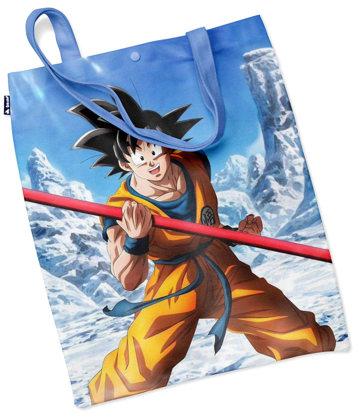 Une image de Son Goku, un personnage de la série animée Dragon Ball Z. Il est vêtu de son costume orange et bleu et tient un bâton dans ses mains. Il se trouve dans un paysage enneigé.,TO-6764198217