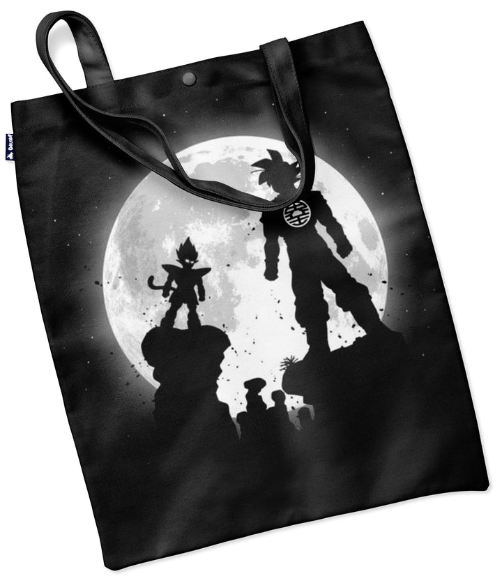 L'image représente un sac fourre-tout noir avec une illustration de Goku et Vegeta, deux personnages de la série animée Dragon Ball Z. Goku est un Saiyan, une race extraterrestre de guerriers, et Vegeta est le prince des Saiyans. L'illustration est en noir et blanc et représente les deux personnages en silhouettes.,TO-7456893098