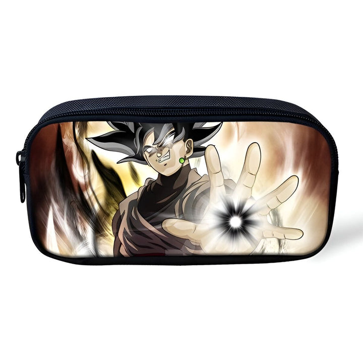 Une trousse noire avec une image de Son Goku, un personnage de Dragon Ball Z. Il est en train de charger une attaque énergétique.,TR-0066693470