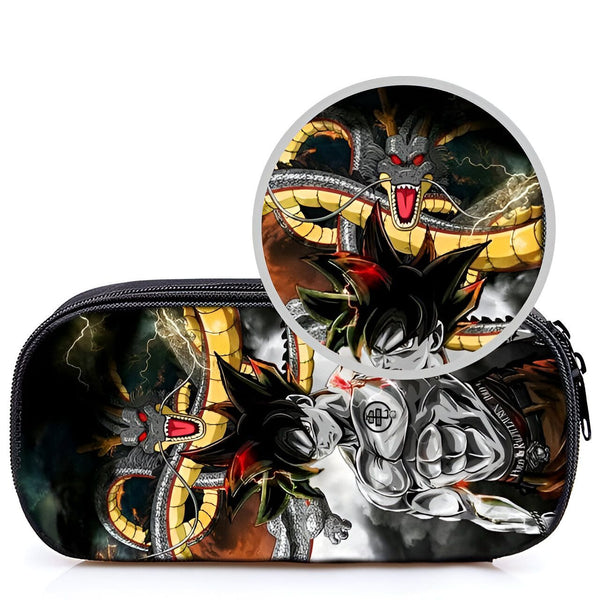 L'image représente une trousse scolaire Dragon Ball Z. La trousse est noire avec une image de Goku et Vegeta en train de se battre. Il y a aussi une image de Shenron, le dragon sacré.,TR-3519037378