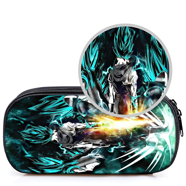 L'image représente une trousse scolaire Dragon Ball Z. La trousse est de couleur noire avec une image de Goku et Vegeta en Super Saiyan Blue.,TR-9913487226
