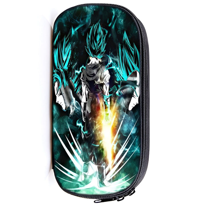 L'image représente une trousse scolaire Dragon Ball Z. La trousse est de couleur noire et verte. Elle est décorée d'une image de Son Goku, le personnage principal de la série Dragon Ball Z. Son Goku est représenté en train de se battre contre un ennemi. La trousse est fabriquée en polyester et mesure 20 cm de long, 10 cm de large et 5 cm d'épaisseur.,TR-9913487226