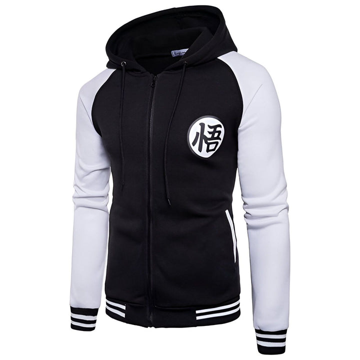 Le sweat à capuche noir et blanc présente un design inspiré de la série animée japonaise Dragon Ball Z. Il comporte une fermeture éclair sur le devant, une capuche avec cordon de serrage et des poches latérales. Le logo de la série, "Kamehameha", est imprimé sur la poitrine.,VE-4549555807,VE-1181592496,VE-2144646376,VE-8953372356,VE-4707047181
