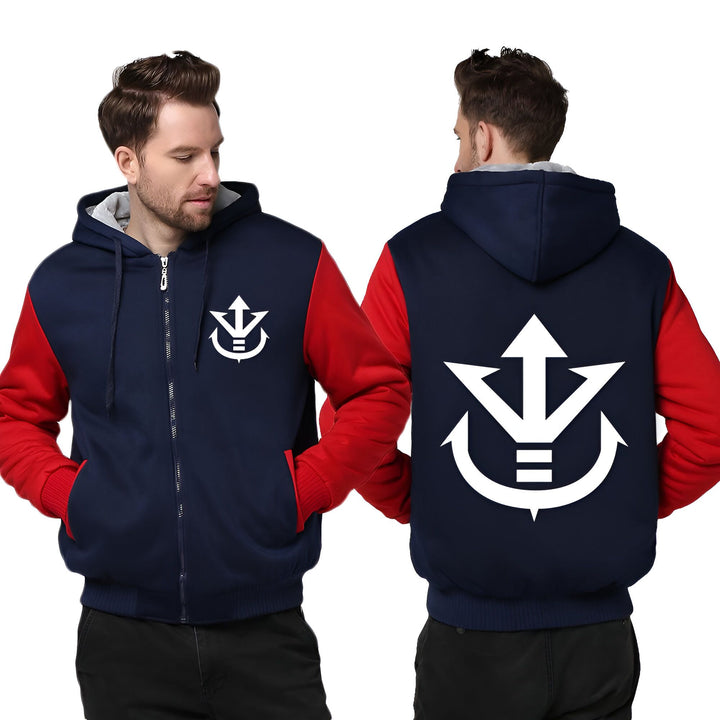 Un homme porte un sweat-shirt bleu marine et rouge à capuche avec le symbole de la Capsule Corporation sur la poitrine et dans le dos.,VE-7906561392,VE-1041735170,VE-1108793177,VE-3589407948,VE-3154651829,VE-8103474843,VE-3854509898,VE-2827759616