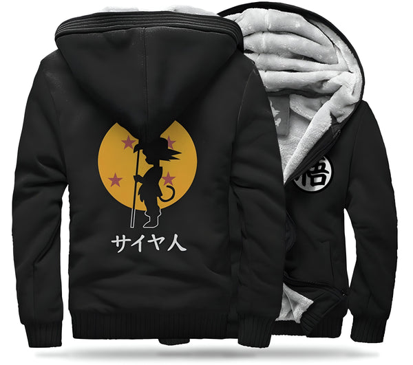 Une veste noire à capuche avec une image de Son Goku, un personnage de Dragon Ball Z. Il porte un bâton et il est entouré de 4 étoiles et du logo de Dragon Ball Z.,VE-9094969742,VE-0224546511,VE-0764063626,VE-0734988451,VE-4339466611,VE-8931439407,VE-8609308456,VE-6364673805