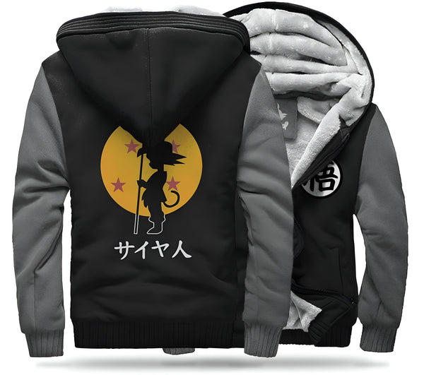Une veste noire à capuche avec une image de Son Goku, un personnage de Dragon Ball Z. Il porte un bâton et est entouré de trois étoiles et du logo de Dragon Ball. Le texte "Saiyan" est écrit en japonais sur la manche.,VE-4326927550,VE-6931968440,VE-8694557363,VE-4872078896,VE-1887294074,VE-1148576223,VE-063369455X,VE-7781289994